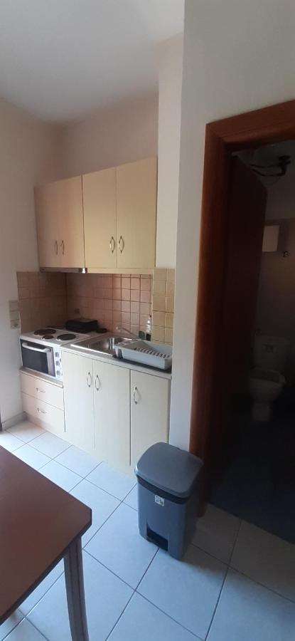 Savvas Apartments ปลีตรา ภายนอก รูปภาพ