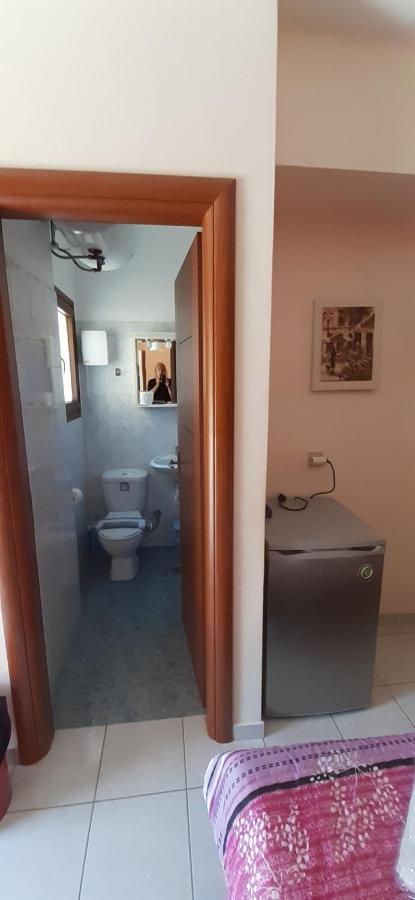 Savvas Apartments ปลีตรา ภายนอก รูปภาพ