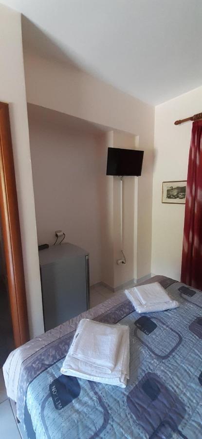 Savvas Apartments ปลีตรา ภายนอก รูปภาพ